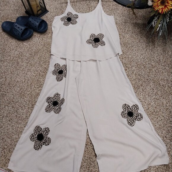 Zenana Outfitters Pants - 3699 Size Large Zenana 2 Piece Upcycled with Animal Print Accents. NWT.